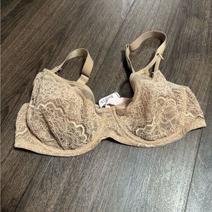 Victoria's Secret Lace Underwire Bra in Beige